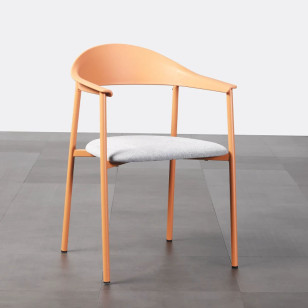 現代簡約布墊休閒椅