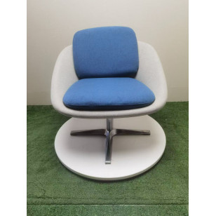 北歐風軟墊金屬四星腳休閒沙發