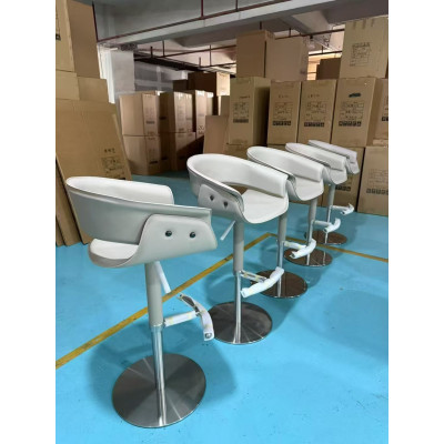 北歐風帶腳踏皮藝軟墊靠背鏤空高腳凳