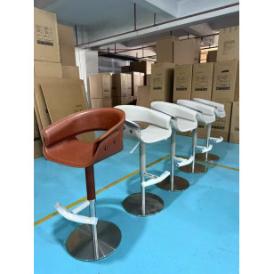 北歐風帶腳踏皮藝軟墊靠背鏤空高腳凳